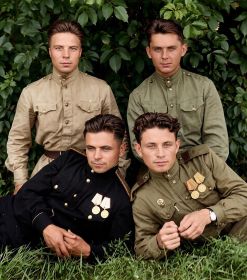 1945 03 февраля Фурсаев В И с сослуживцами Чехословакия
