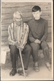 Демьян с внуком Александром Калач. 1972 г.