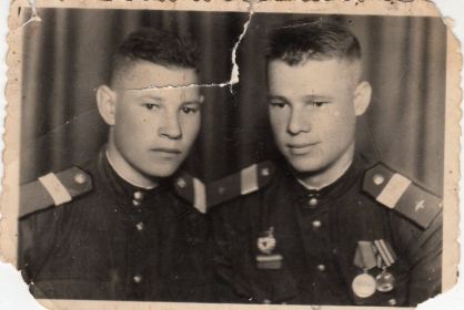 Дедушка вместе со своим боевым товарищем