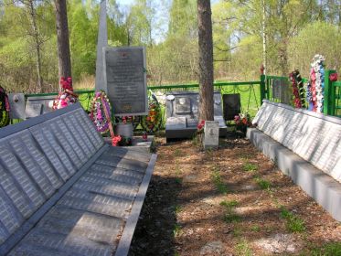 Похоронен в братской могиле под Ржевом