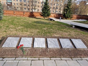 г.Тула Всехсвятское кладбище, Плиты 25-30, братская могила
