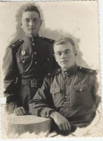 с сослуживцем