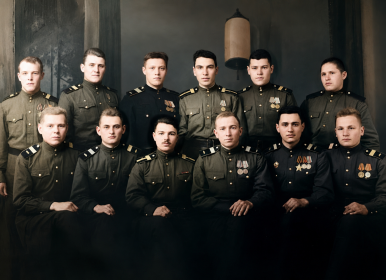 Воробьев В.И. сидит третий слева, Северная Корея, 1948 г.