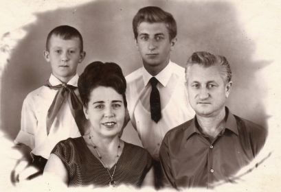 Ракитянские Надежда Корнеевна, Тимофей Григорьевич, Сергей и Алексей