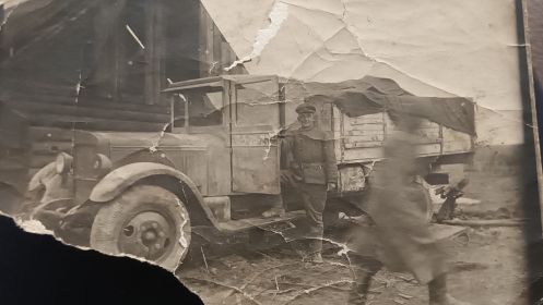 Фото у боевой машины 17/05/1942г.