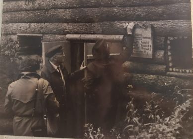 Партизанская землянка