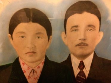 Прадедушка Сарыбай с прабабушкой Залихой