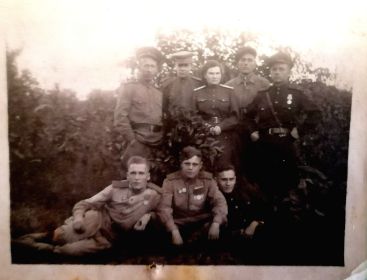 Буянов Иван Осипович с однополчанами