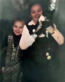 С внучкой Оксаной, примерно 1985 г.