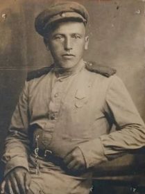 Красноармеец Павлов Григорий Иванович. Фото сделано 16 сентября 1944 года в г. Яссы (Румыния).