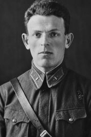 Капитан ЭНТИН З. С. (фотография обработана с помощью ИИ (искусственного интеллекта).