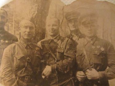 лето 1942г. Иван Васильевич крайний слева.