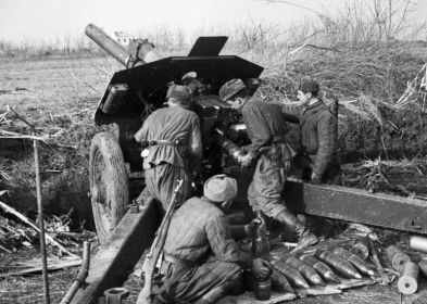 122-мм гаубица образца 1938 года (М-30), материальная часть 210 гаубичного артиллерийского полка.