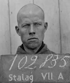 Младший лейтенант СМОЛОВОЙ В. Д. (фотография обработана с помощью ИИ (искусственного интеллекта).