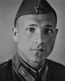 Старший лейтенант БИРМАН Б. М. (фотография обработана с помощью ИИ (искусственного интеллекта).