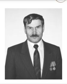 Последний снимок Аркадия в апреле 2019 году. С двумя юбилейными медалями.