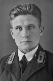 Старший лейтенант ЗАДОРНОВ Б. Л. (фотография обработана с помощью ИИ (искусственного интеллекта).