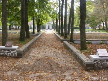 Захоронение: ЛИТОВСКАЯ РЕСПУБЛИКА: Алитусский уезд, город Алитус, ул. Улону, сквер, кладбище советских воинов.