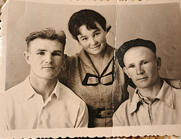 Сыновья и племянница
