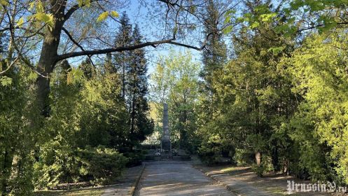 Захоронение: РЕСПУБЛИКА ПОЛЬША: Нижнесилезское воеводство, Олесницкий повет, город Олесница, улица Цментарна, военное советское кладбище.