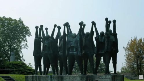 Маутхаузен. Памятник восставшим узникам Блока 20