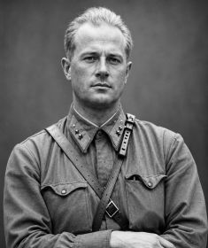 Гвардии полковник ДЕДОВ-ДЗЯДУШИНСКИЙ М. П. (фотография обработана с помощью ИИ (искусственного интеллекта).