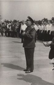 Гвардии полковник ДЕДОВ-ДЗЯДУШИНСКИЙ М. П.