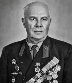 Гвардии полковник ДЕДОВ-ДЗЯДУШИНСКИЙ М. П. (фотография обработана с помощью ИИ (искусственного интеллекта).