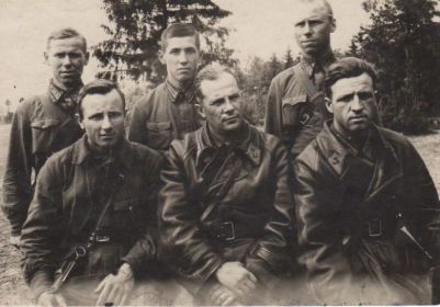 27 гв. бап ноб дд. 1943 (предпол.). Гвардии полковник ДЕДОВ-ДЗЯДУШИНСКИЙ М. П. с офицерами полка.