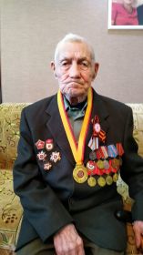 Орден Боевого Красного Знамени, Орден Великой Отечественной Войны I степени, Медали : "За взятие Берлина" " За победу над Германией", "За отвагу"