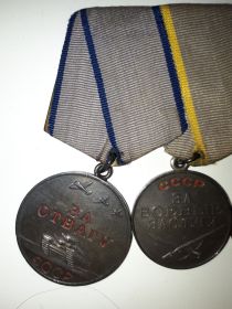 Медаль "За отвагу" и "За боевые заслуги"