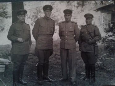 Усольцев Трофим Максимович (слева)
