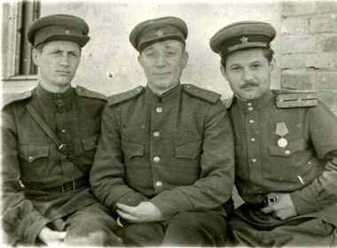 Лебедев Борис Андреевич (слева)