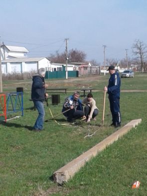 Сельчане вышли на субботник