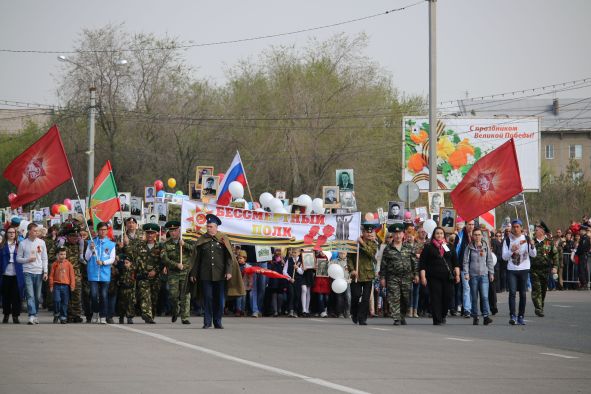 Парад Победы в Магнитогорске собрал около пятидесяти тысяч человек.