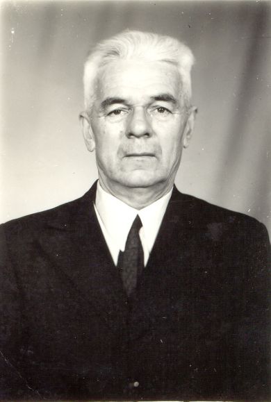 Ушаков Леонид Тимофеевич