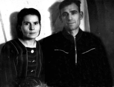 Родин Николай Харитонович, Родина Евгения Михайловна (в девичестве Стасюк)