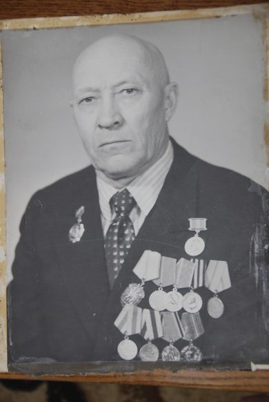 Петров Михаил Леонтьевич