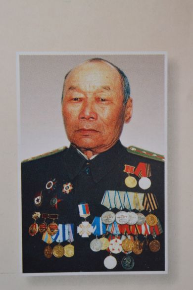 Цырендоржиев Батомунко (дядя Хандри)