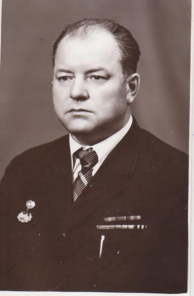 Лобиков Владимир Георгиевич 1924-1988гг.