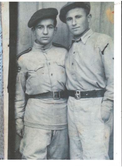 Галстян Вагаршак Мовсесович (слева)