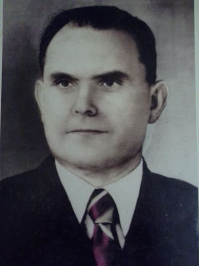 Попугай Петр Акимович