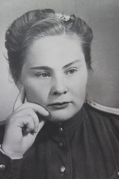 Путилина(Позднякова) Нина Григорьевна.