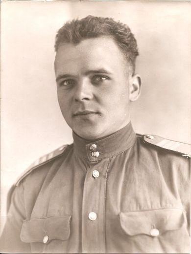 Лынников  Дмитрий Егорович.