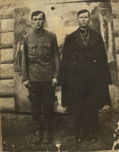 Ветошкин Алексей Егорович(справа)