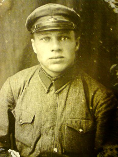 Бакрин Александр Сергеевич 1910 г.р. - 12.1943 или Бакрин Иван Сергеевич 1913 г.р . - 08.1941