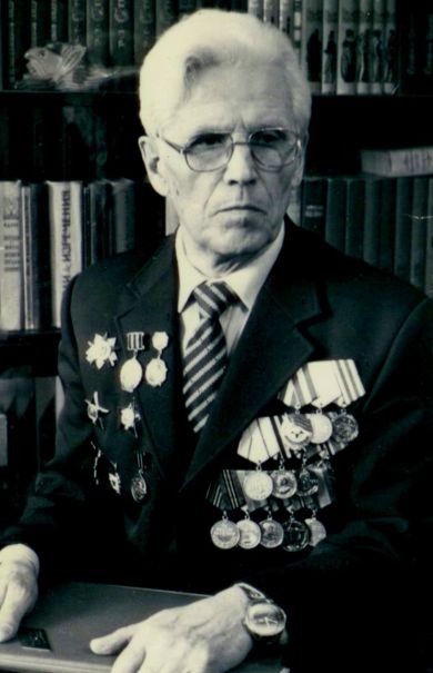Ушаков Леонид Тихонович