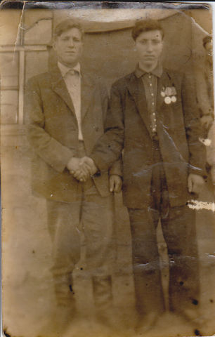 Щанькин Павел Дементьевич(справа)