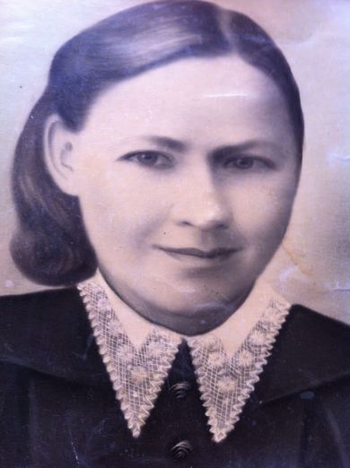 Крылова (Дюжова) Александра Прохоровна