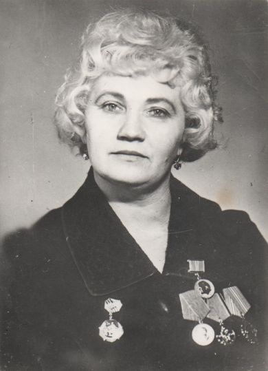 Сухова (Лисакова) Антонина Николаевна